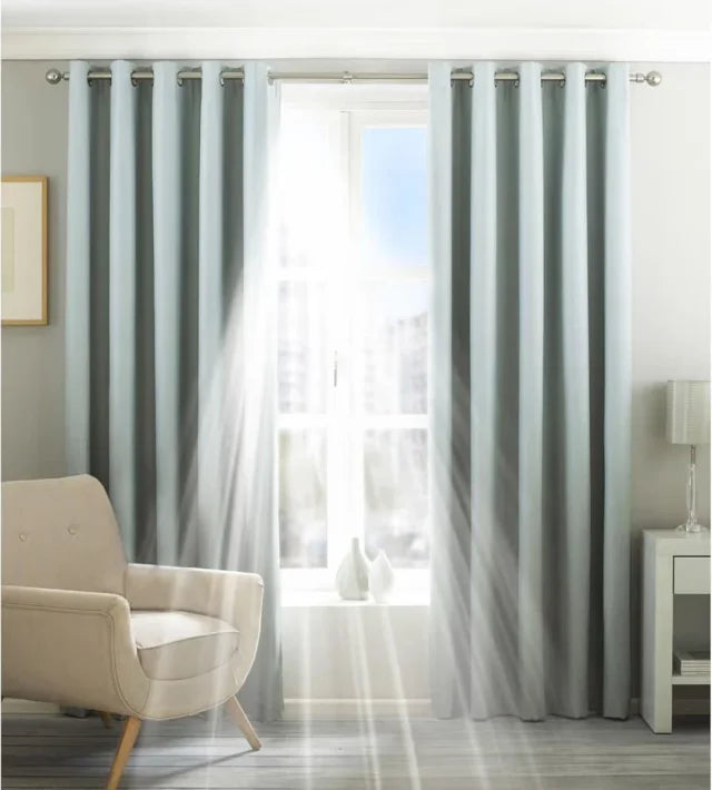 Juego de Cortinas Opacas de Ojales Riva Home (Modelo Eclipse Blackout) – Azul Huevo de Pato / Grisáceo (168 × 137 cm)