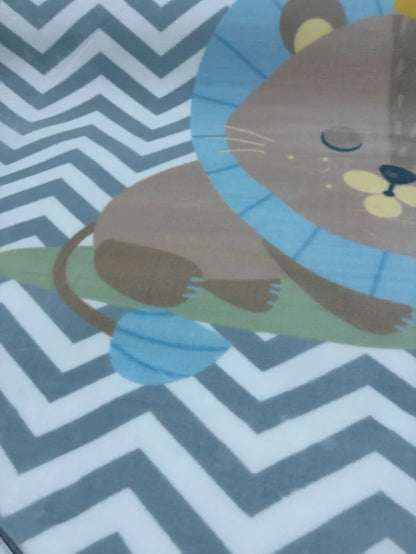 Alfombra Infantil Redonda León Dormilón Gris Chevron (ø 160 cm)