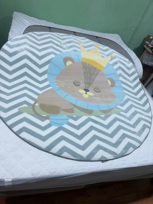 Alfombra Infantil Redonda León Dormilón Gris Chevron (ø 160 cm)