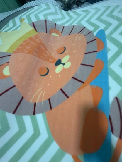 Alfombra Infantil Redonda León Dormilón Verde Chevron (ø 160 cm)