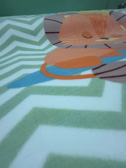 Alfombra Infantil Redonda León Dormilón Verde Chevron (ø 160 cm)